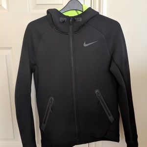 Used Medium Nike Therma Sphere max training jacket in black with volt gr…